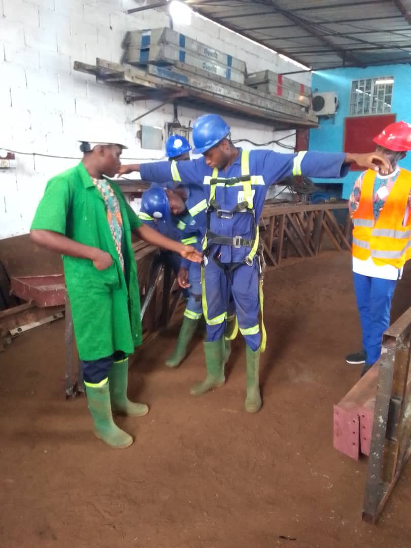 Reunion de sécurité hebdomadaire : le Harnais de sécurité