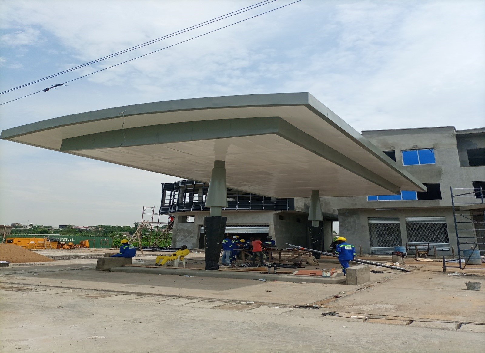 FABRICATION ET MONTAGE AUVENT METALLIQUE JFF OIL MAKEPE